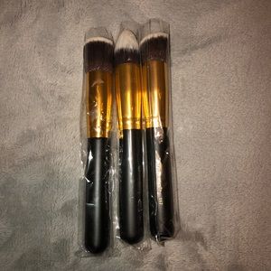 3 NEW BH cruelty free cosmetic brushes